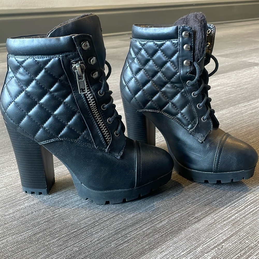 Bamboo brand women’s boots size 8